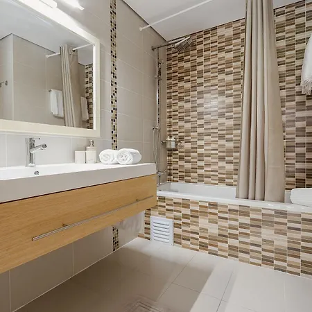 Amparo Cozy Two Bedroom For Family By Guests4you Апартаменты *