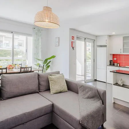 Amparo Cozy Two Bedroom For Family By Guests4you Апартаменты Портиман