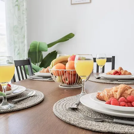 Apartment Amparo Cozy Two Bedroom For Family By Guests4you Portimao
